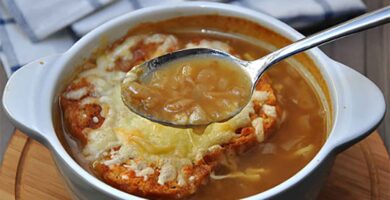 sopa de cebolla francesa